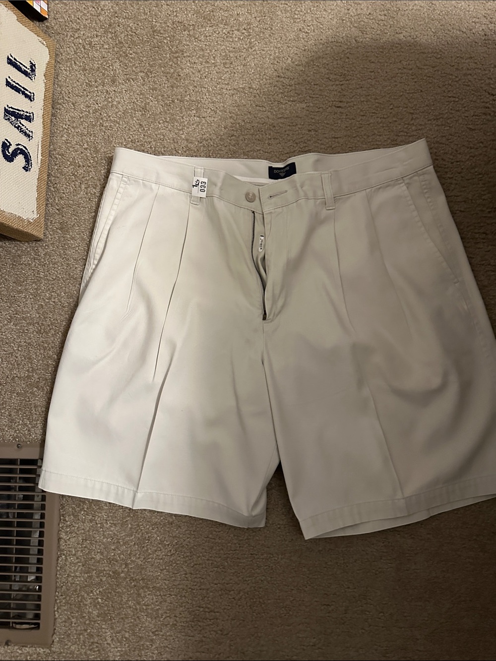 Dockers Men's Flat Front Shorts in Off-White